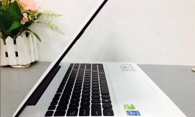 华硕A555Yi7110评测——一款性能出色的笔记本电脑（突破性能瓶颈，满足多种需求）