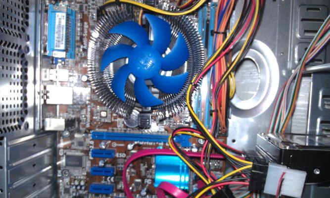 暑假回来电脑开不了机，我该怎么办？（电脑无法开机，故障诊断与解决方法）